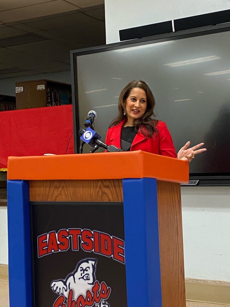 Tanuja Dehne at podium